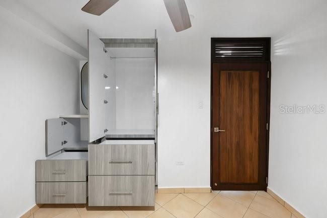 На продажу: $525,000 (2 спален, 2 ванн, 969 Квадратных фут)