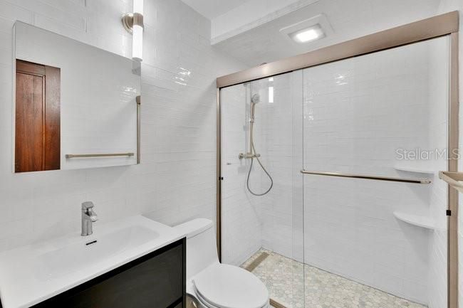 На продажу: $525,000 (2 спален, 2 ванн, 969 Квадратных фут)