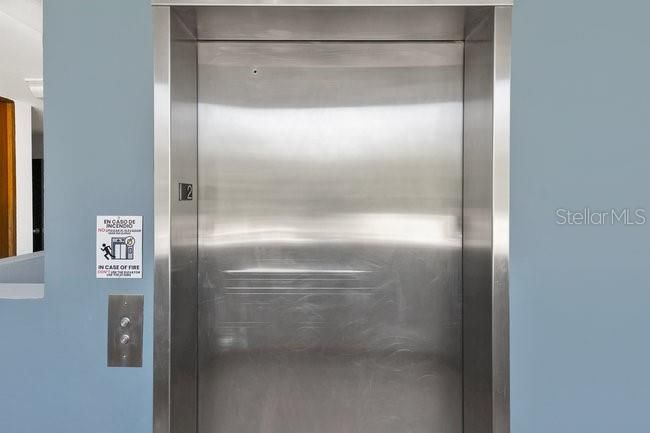 На продажу: $525,000 (2 спален, 2 ванн, 969 Квадратных фут)