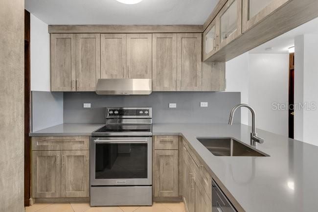 На продажу: $525,000 (2 спален, 2 ванн, 969 Квадратных фут)