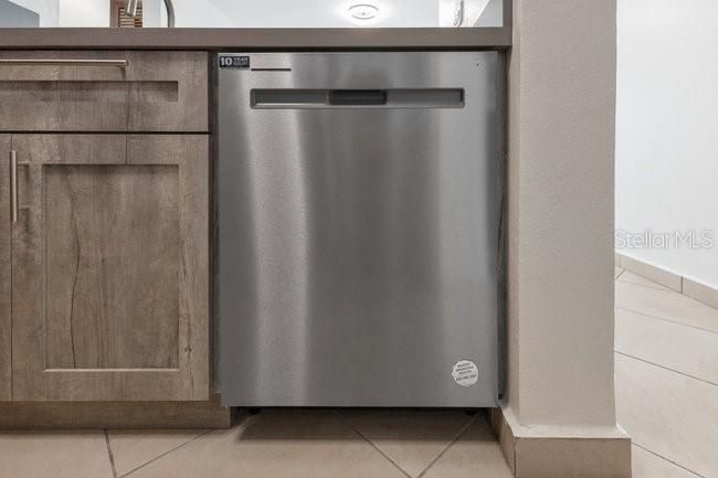 На продажу: $525,000 (2 спален, 2 ванн, 969 Квадратных фут)