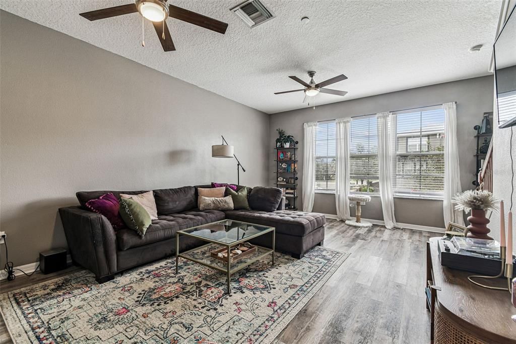 For Sale: $305,000 (3 beds, 3 baths, 1917 Square Feet)