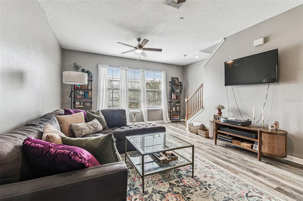 For Sale: $305,000 (3 beds, 3 baths, 1917 Square Feet)