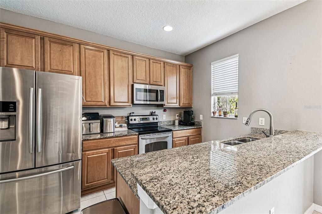 For Sale: $305,000 (3 beds, 3 baths, 1917 Square Feet)