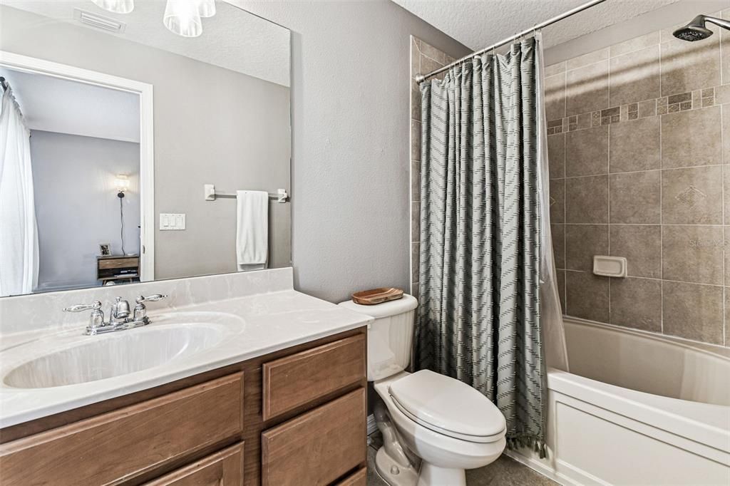 For Sale: $305,000 (3 beds, 3 baths, 1917 Square Feet)