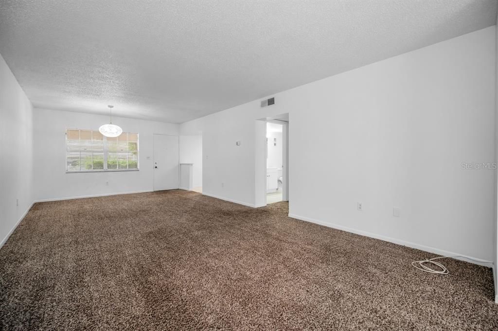 For Sale: $95,000 (1 beds, 1 baths, 817 Square Feet)