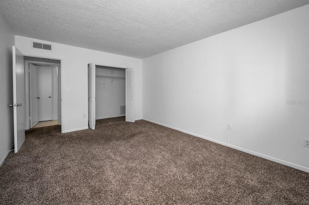 For Sale: $95,000 (1 beds, 1 baths, 817 Square Feet)