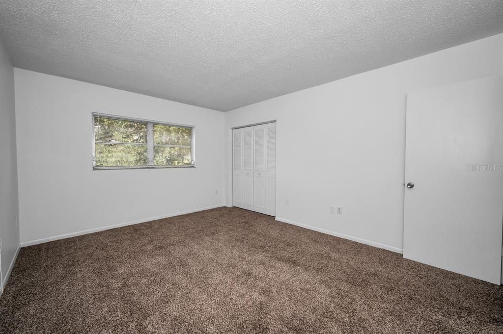 For Sale: $95,000 (1 beds, 1 baths, 817 Square Feet)