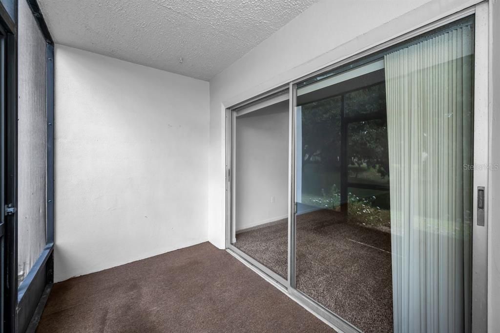 For Sale: $95,000 (1 beds, 1 baths, 817 Square Feet)