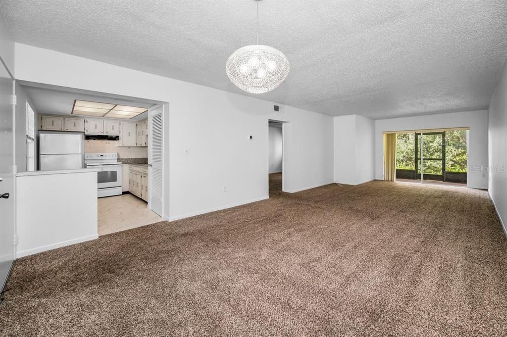 For Sale: $95,000 (1 beds, 1 baths, 817 Square Feet)