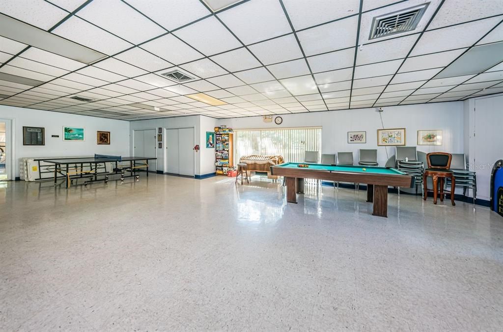 For Sale: $95,000 (1 beds, 1 baths, 817 Square Feet)