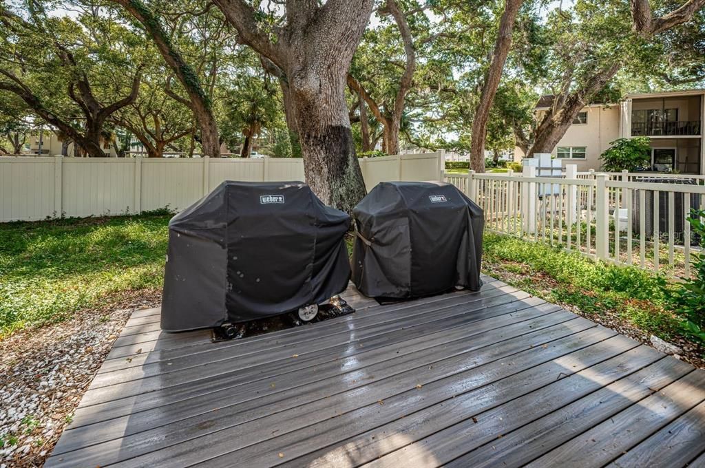 For Sale: $95,000 (1 beds, 1 baths, 817 Square Feet)