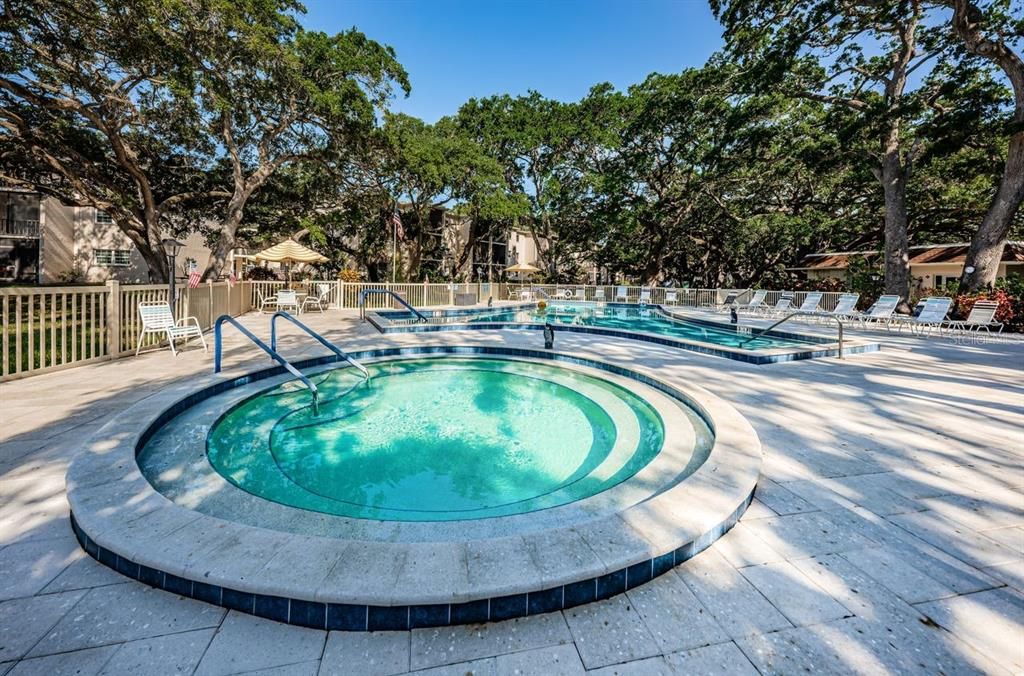 For Sale: $95,000 (1 beds, 1 baths, 817 Square Feet)