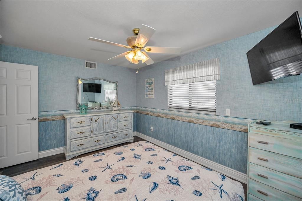 待售: $1,295,000 (2 贝兹, 2 浴室, 1225 平方英尺)