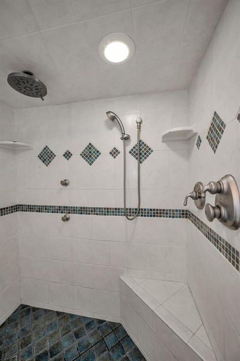 待售: $1,295,000 (2 贝兹, 2 浴室, 1225 平方英尺)