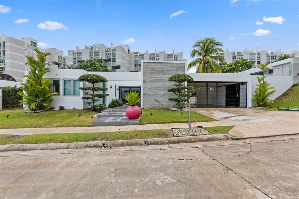 Recently Rented: $7,500 (4 beds, 4 baths, 5000 Square Feet)