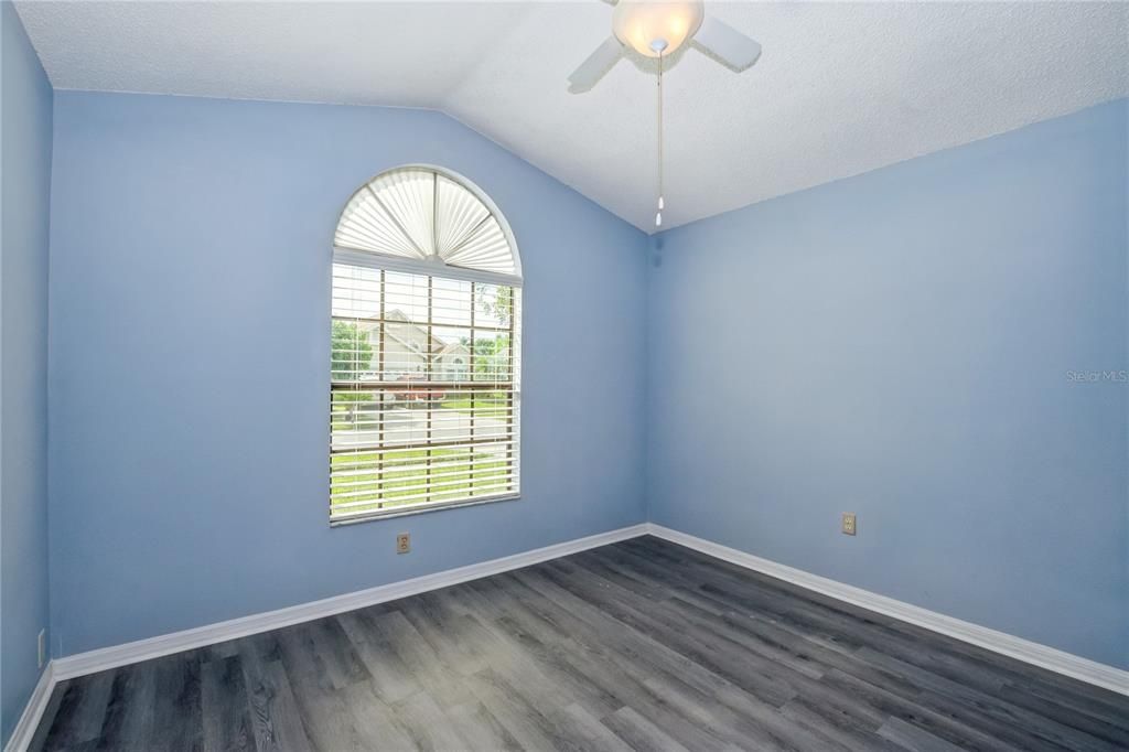 Active With Contract: $2,300 (3 beds, 2 baths, 1546 Square Feet)