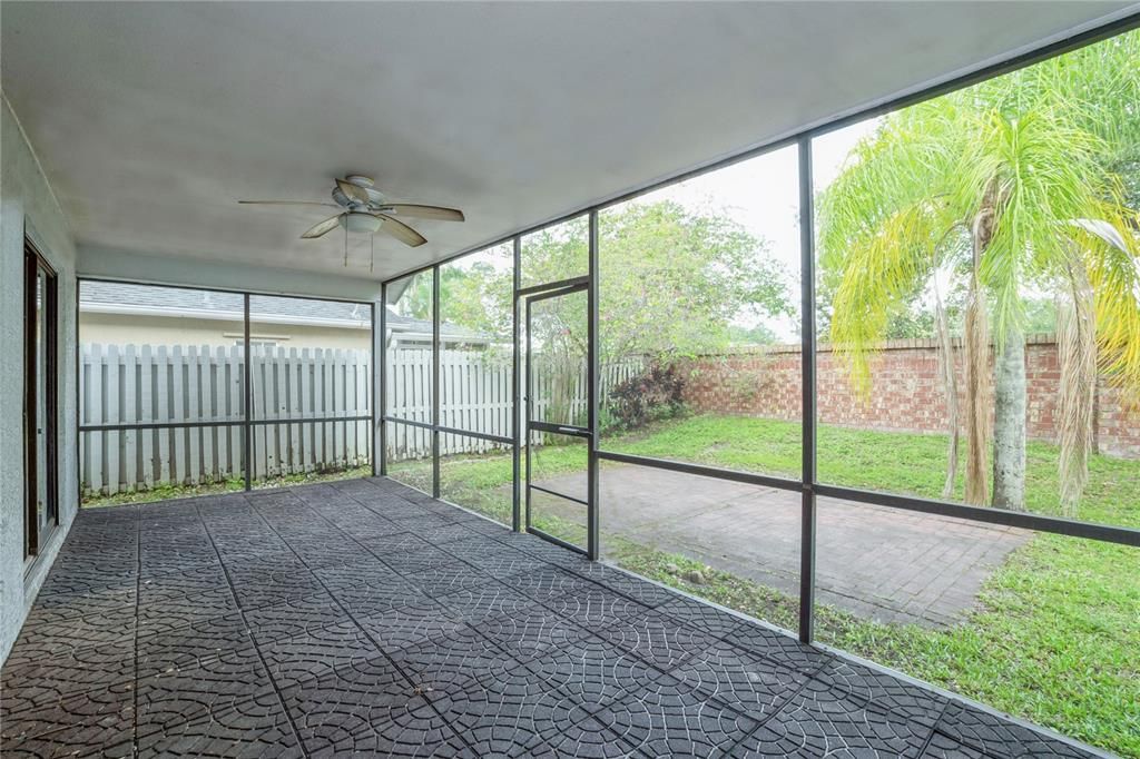 Active With Contract: $2,300 (3 beds, 2 baths, 1546 Square Feet)