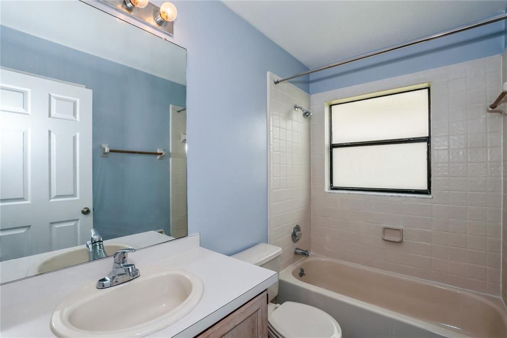 Active With Contract: $2,300 (3 beds, 2 baths, 1546 Square Feet)