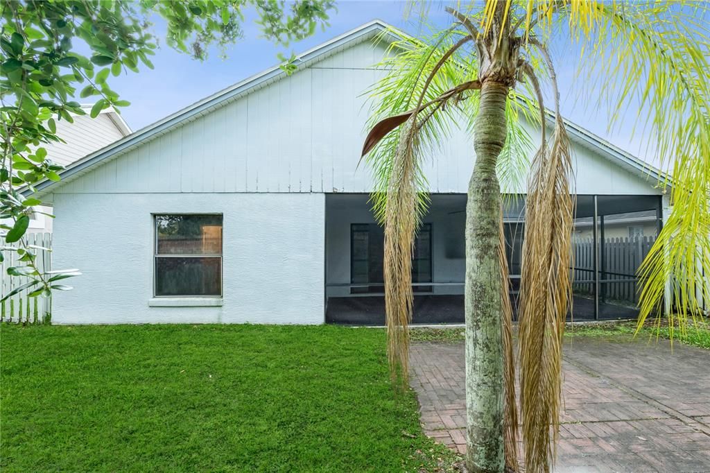 Active With Contract: $2,300 (3 beds, 2 baths, 1546 Square Feet)