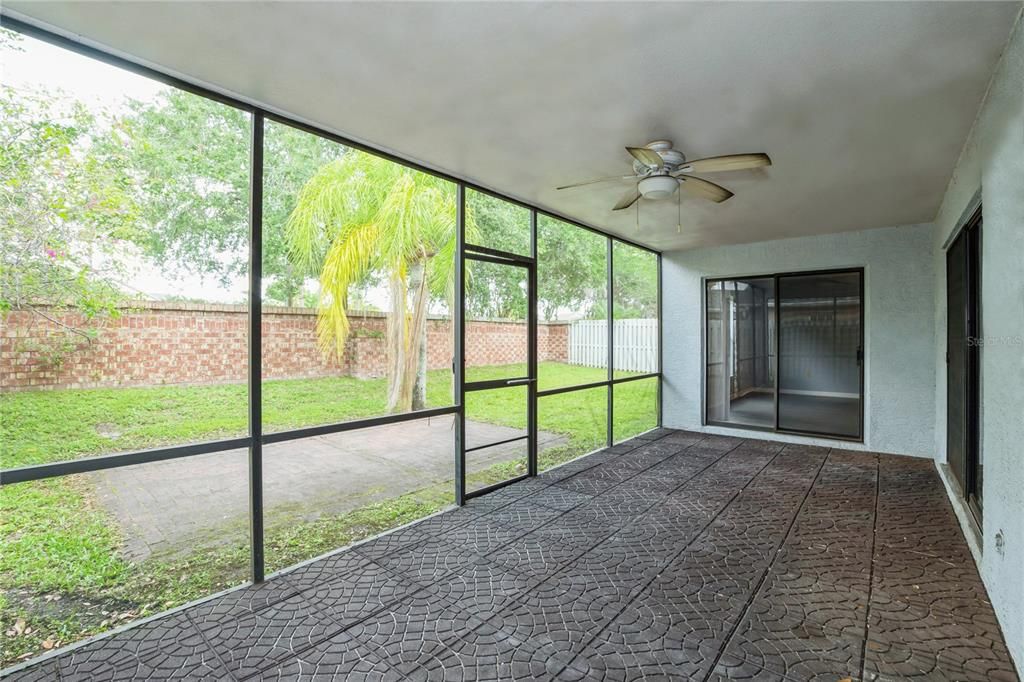 Active With Contract: $2,300 (3 beds, 2 baths, 1546 Square Feet)