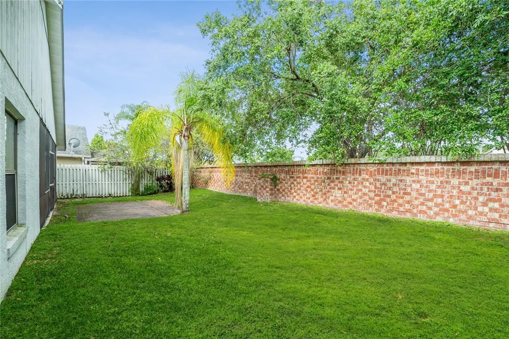 Active With Contract: $2,300 (3 beds, 2 baths, 1546 Square Feet)