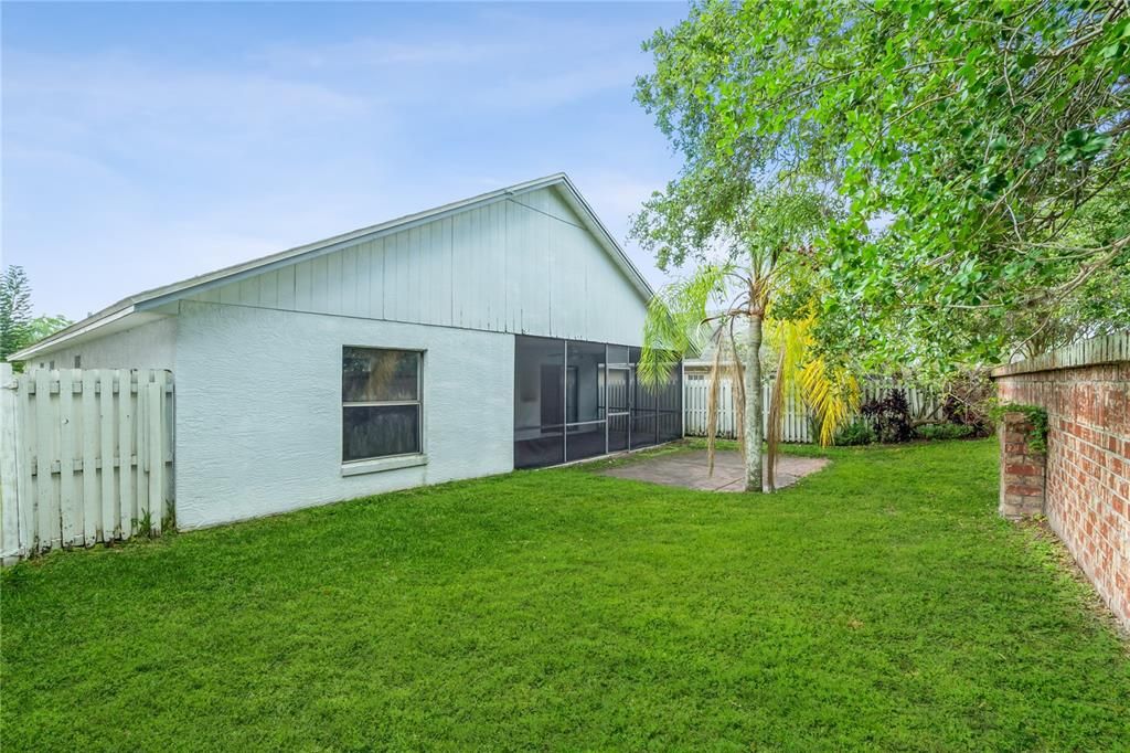 Active With Contract: $2,300 (3 beds, 2 baths, 1546 Square Feet)