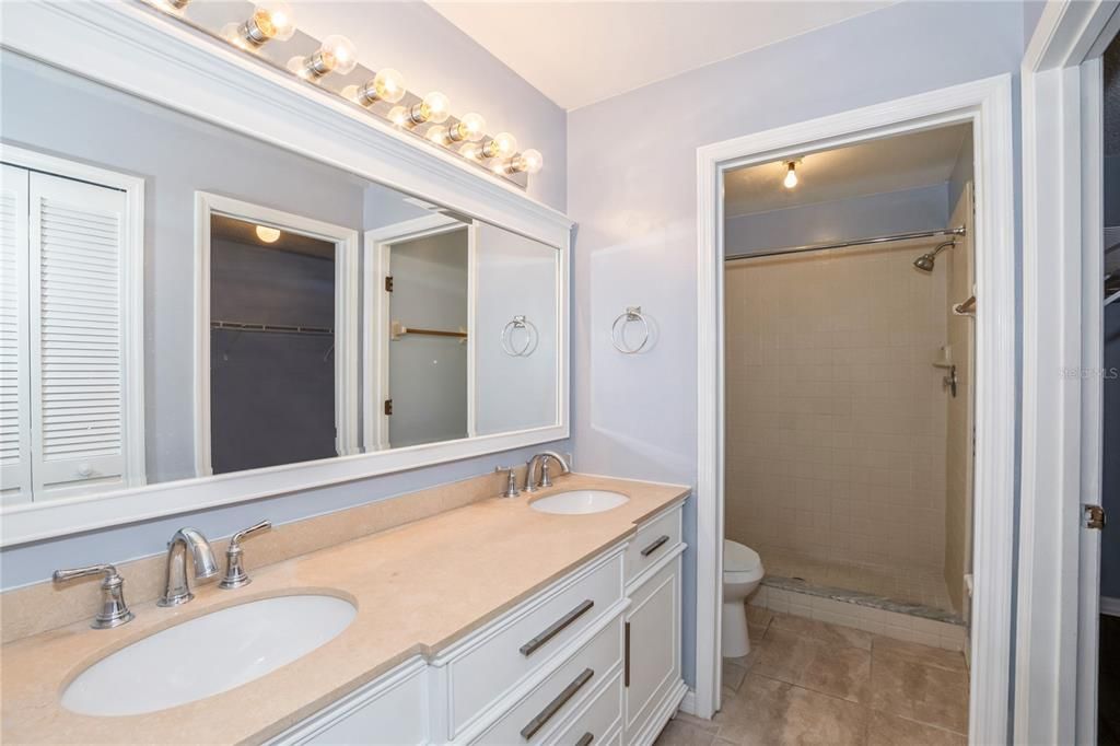 Active With Contract: $2,300 (3 beds, 2 baths, 1546 Square Feet)