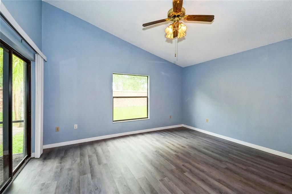 Active With Contract: $2,300 (3 beds, 2 baths, 1546 Square Feet)