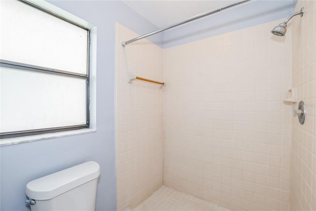 Active With Contract: $2,300 (3 beds, 2 baths, 1546 Square Feet)