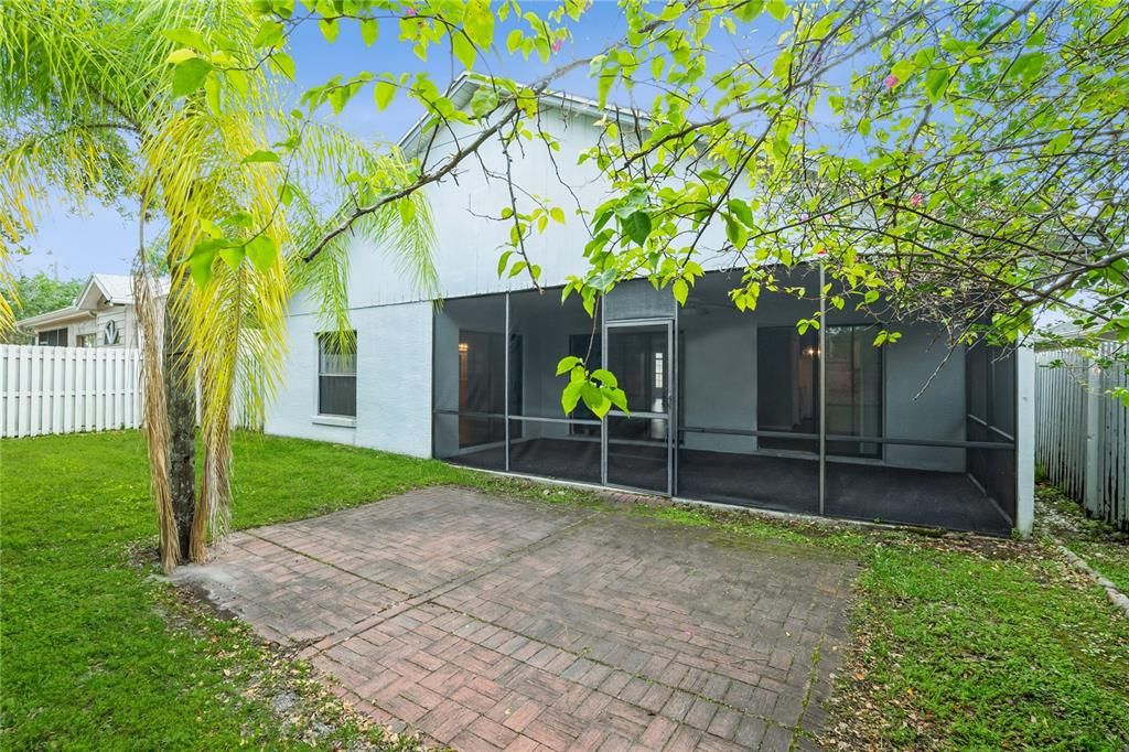 Active With Contract: $2,300 (3 beds, 2 baths, 1546 Square Feet)