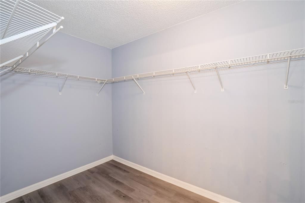 Active With Contract: $2,300 (3 beds, 2 baths, 1546 Square Feet)
