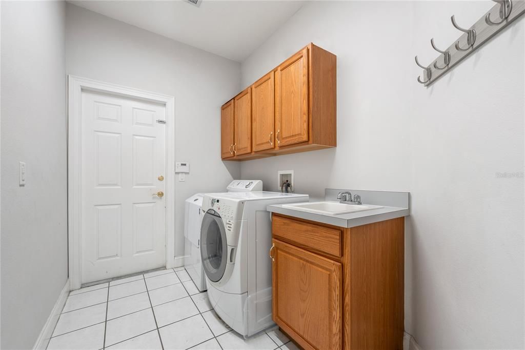 For Sale: $1,200,000 (4 beds, 3 baths, 2658 Square Feet)