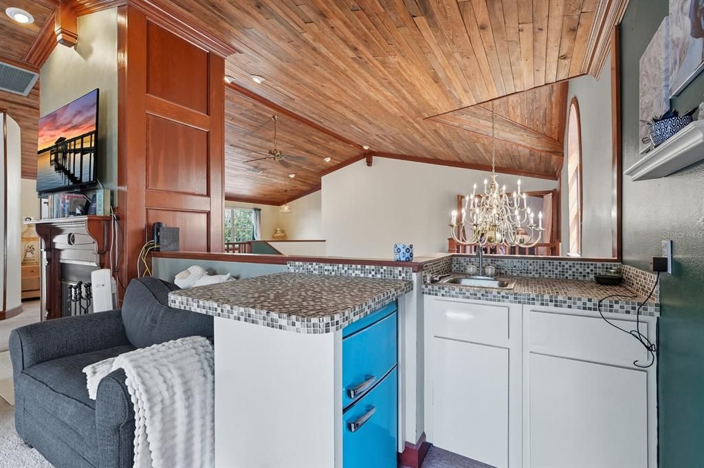 En Venta: $649,900 (4 camas, 3 baños, 3712 Pies cuadrados)