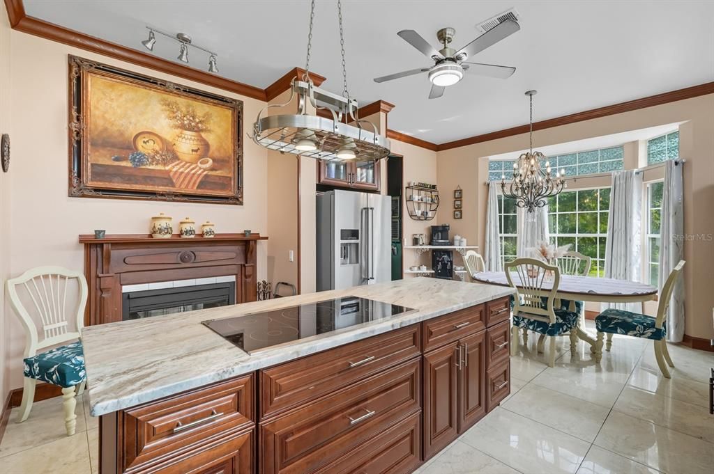 En Venta: $649,900 (4 camas, 3 baños, 3712 Pies cuadrados)