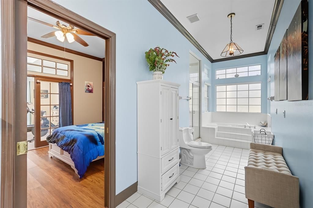 En Venta: $649,900 (4 camas, 3 baños, 3712 Pies cuadrados)