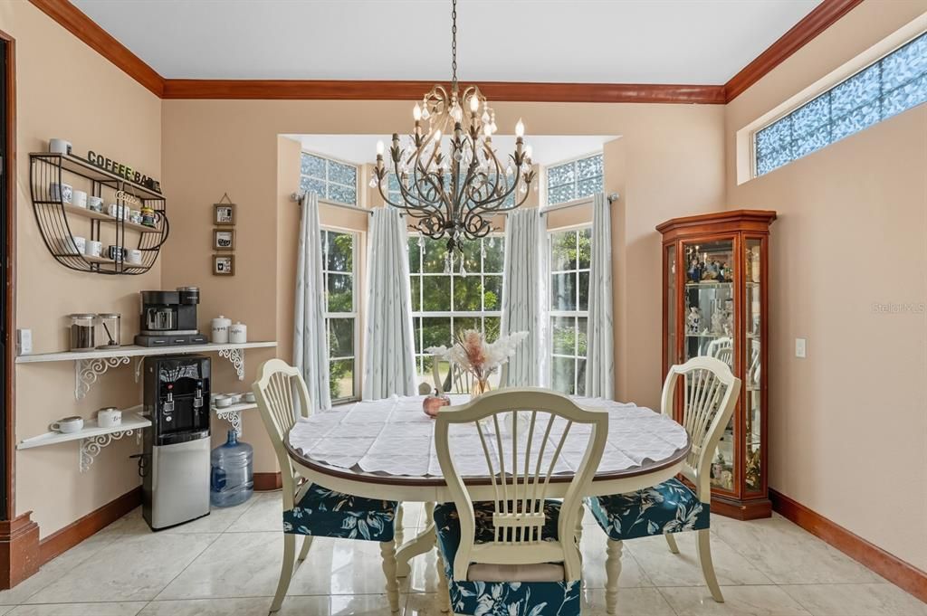 En Venta: $649,900 (4 camas, 3 baños, 3712 Pies cuadrados)