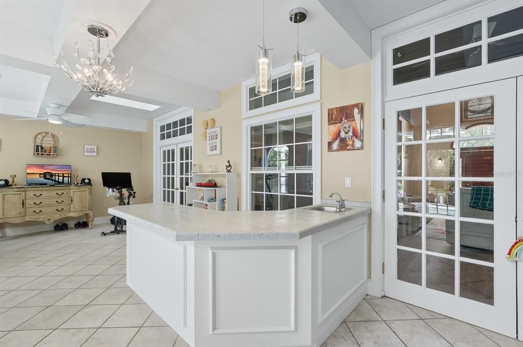 En Venta: $649,900 (4 camas, 3 baños, 3712 Pies cuadrados)