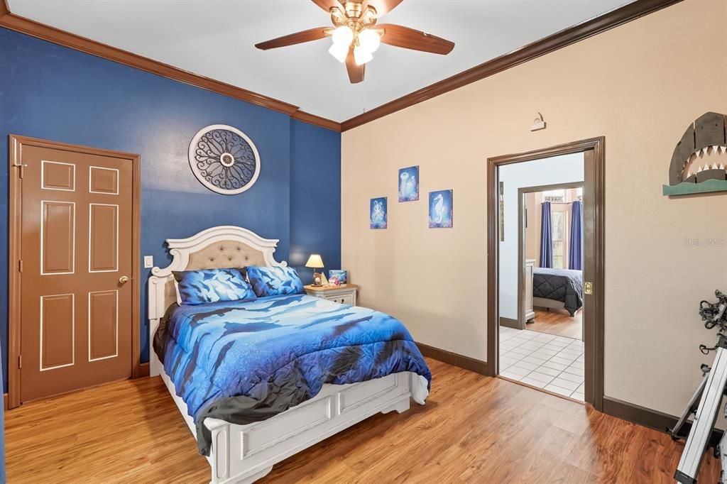 En Venta: $649,900 (4 camas, 3 baños, 3712 Pies cuadrados)