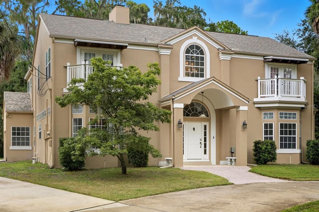 En Venta: $649,900 (4 camas, 3 baños, 3712 Pies cuadrados)