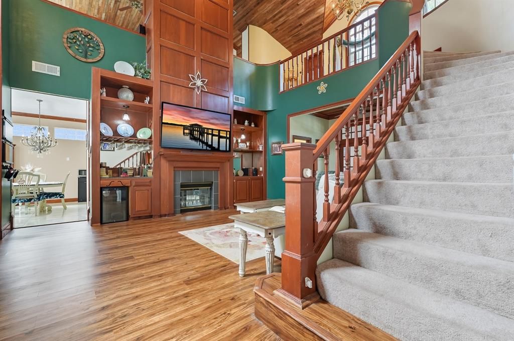 En Venta: $649,900 (4 camas, 3 baños, 3712 Pies cuadrados)