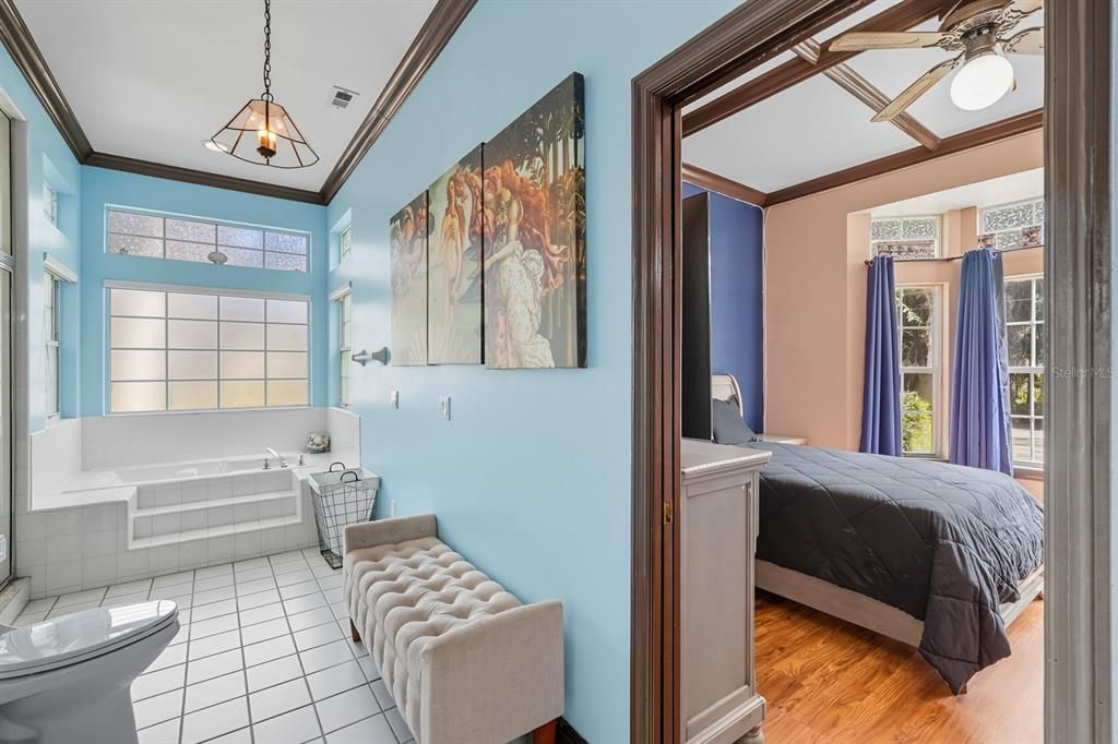 En Venta: $649,900 (4 camas, 3 baños, 3712 Pies cuadrados)