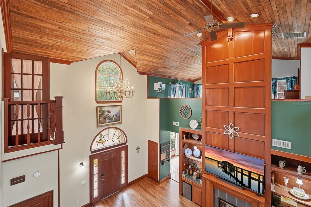 En Venta: $649,900 (4 camas, 3 baños, 3712 Pies cuadrados)