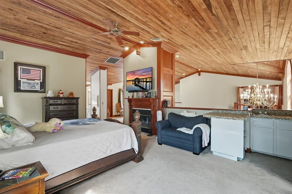 En Venta: $649,900 (4 camas, 3 baños, 3712 Pies cuadrados)