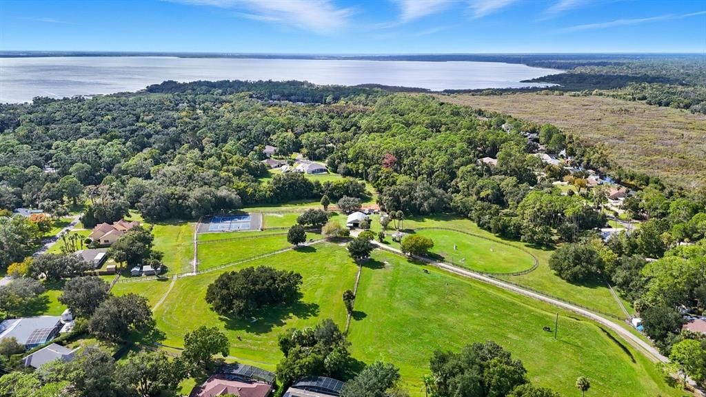 En Venta: $649,900 (4 camas, 3 baños, 3712 Pies cuadrados)