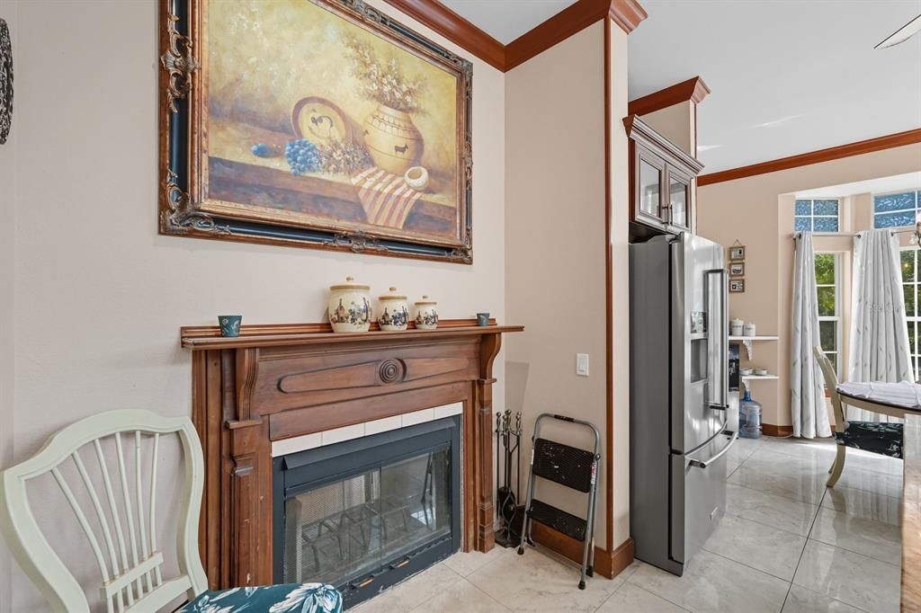 En Venta: $649,900 (4 camas, 3 baños, 3712 Pies cuadrados)