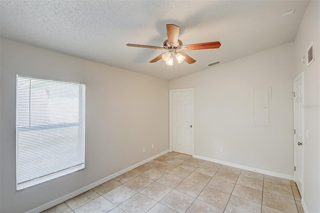 For Sale: $212,500 (3 beds, 2 baths, 1298 Square Feet)