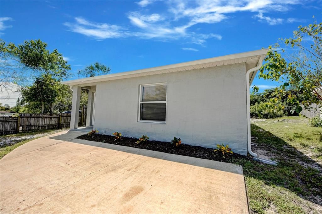 For Sale: $212,500 (3 beds, 2 baths, 1298 Square Feet)