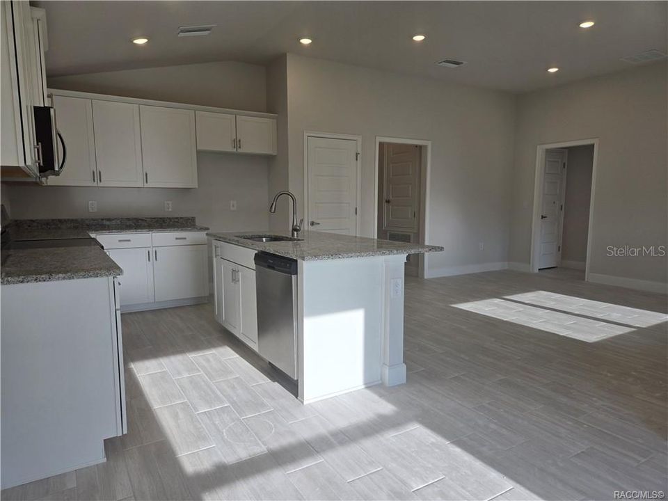 For Sale: $291,250 (3 beds, 2 baths, 1512 Square Feet)