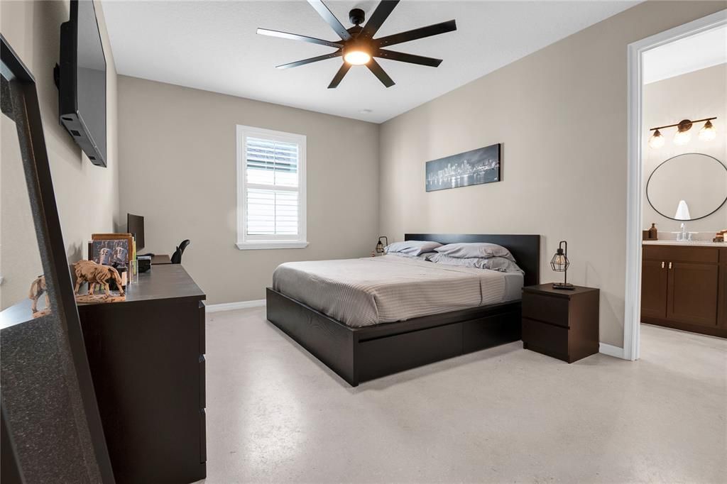 For Sale: $1,300,000 (5 beds, 4 baths, 3645 Square Feet)